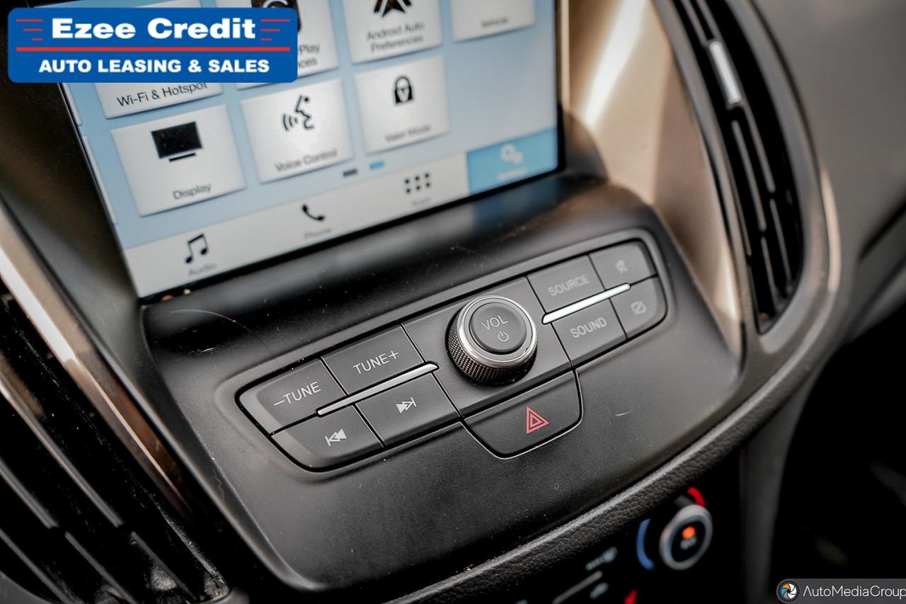 2019 Ford Escape SEL Photo29