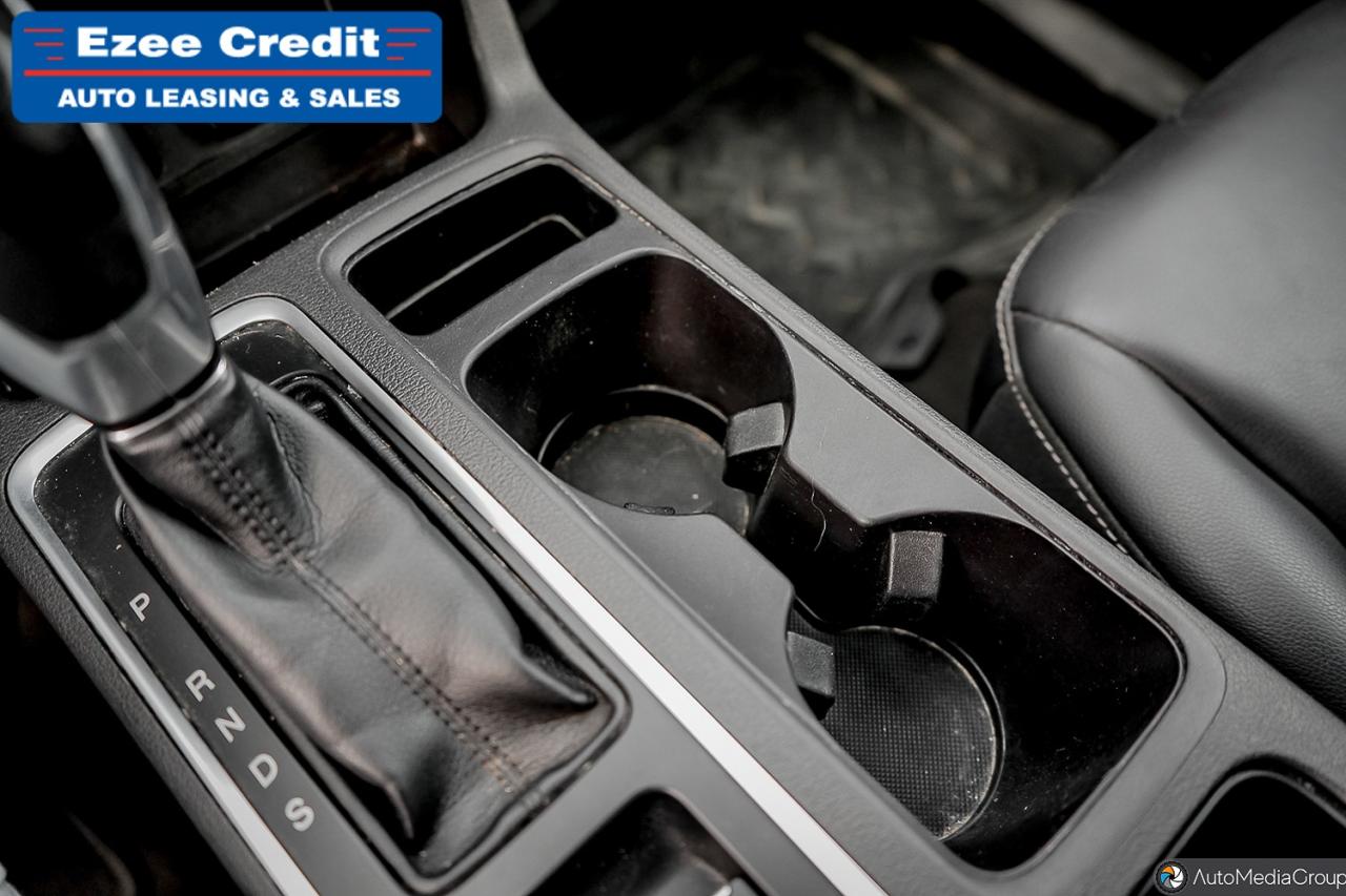 2019 Ford Escape SEL Photo24