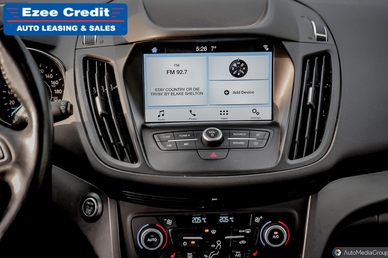 2019 Ford Escape SEL Photo17