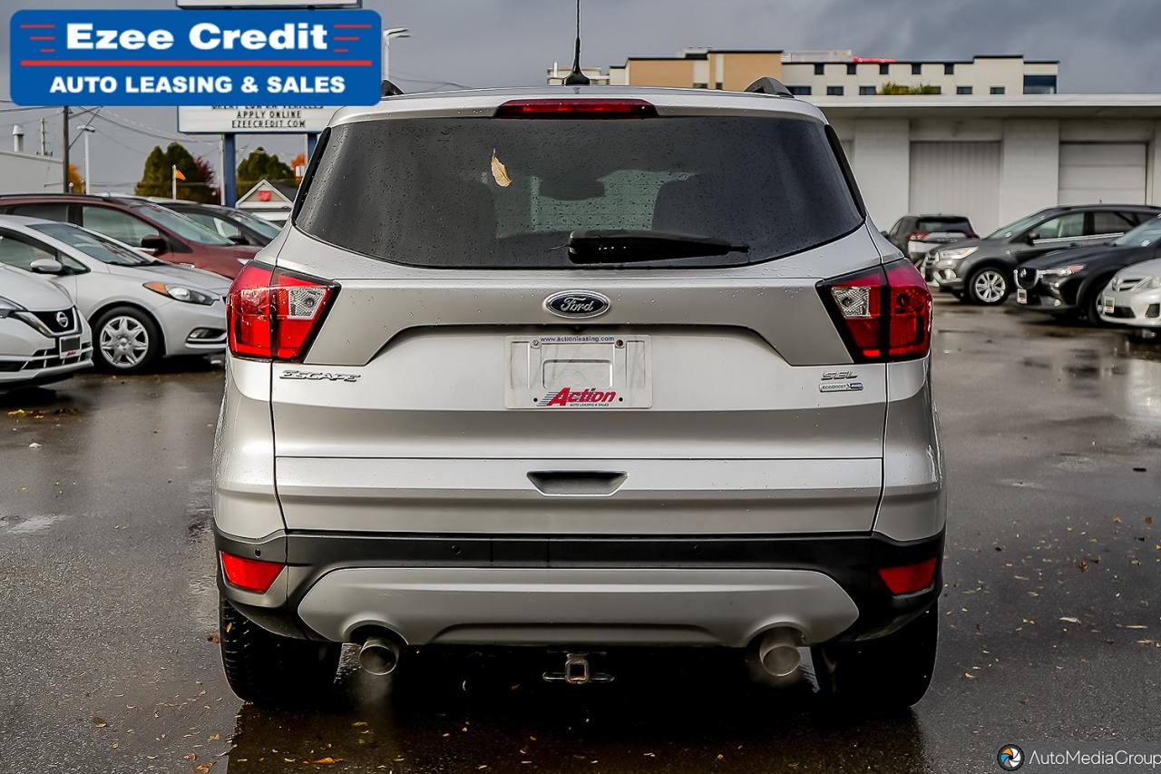 2019 Ford Escape SEL Photo36