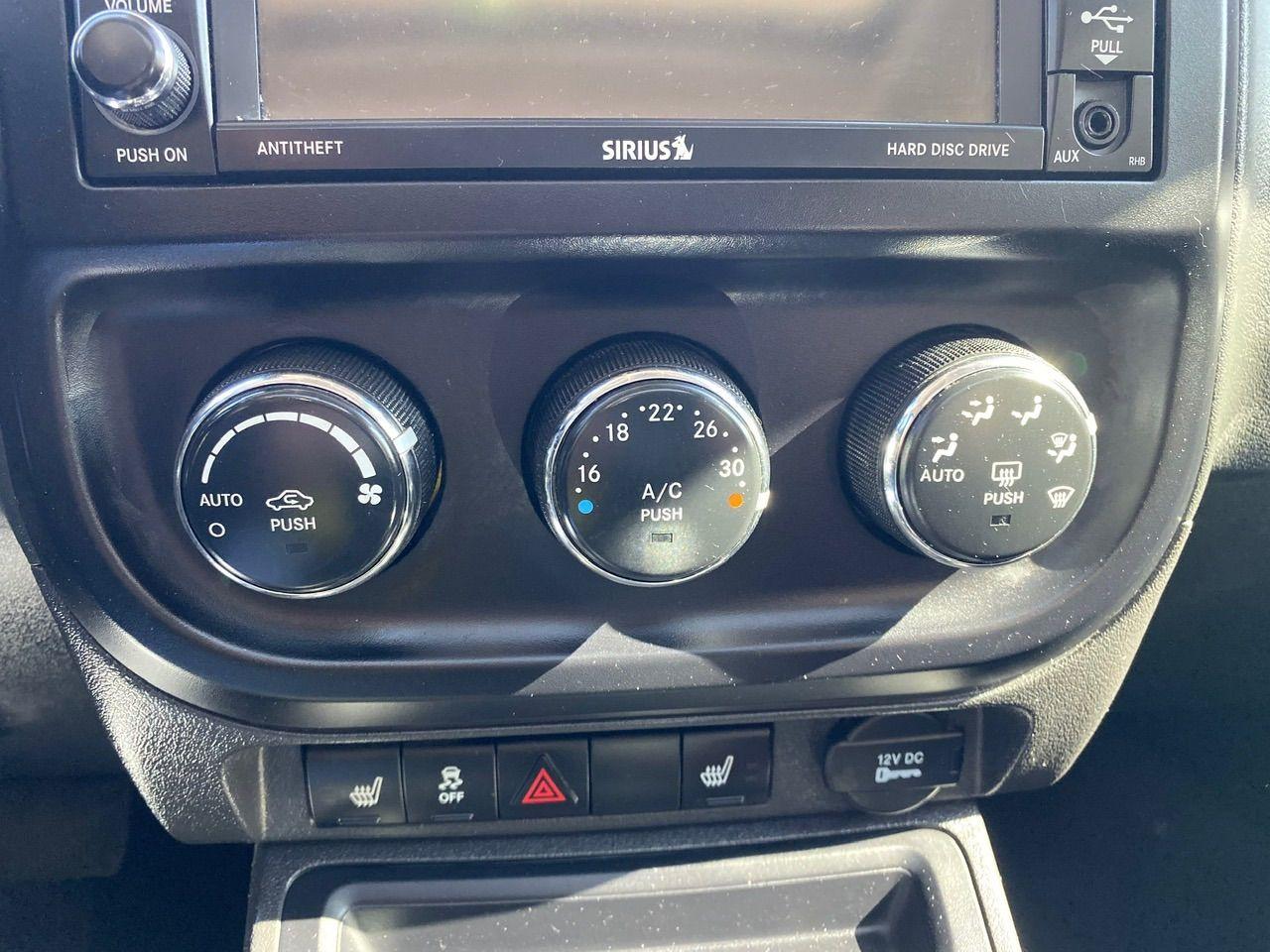2012 Jeep Patriot Limited, AWD, Leather, NAV Photo
