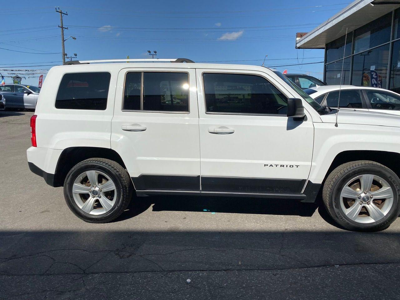 2012 Jeep Patriot Limited, AWD, Leather, NAV Photo