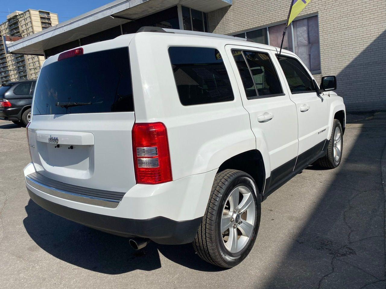 2012 Jeep Patriot Limited, AWD, Leather, NAV Photo