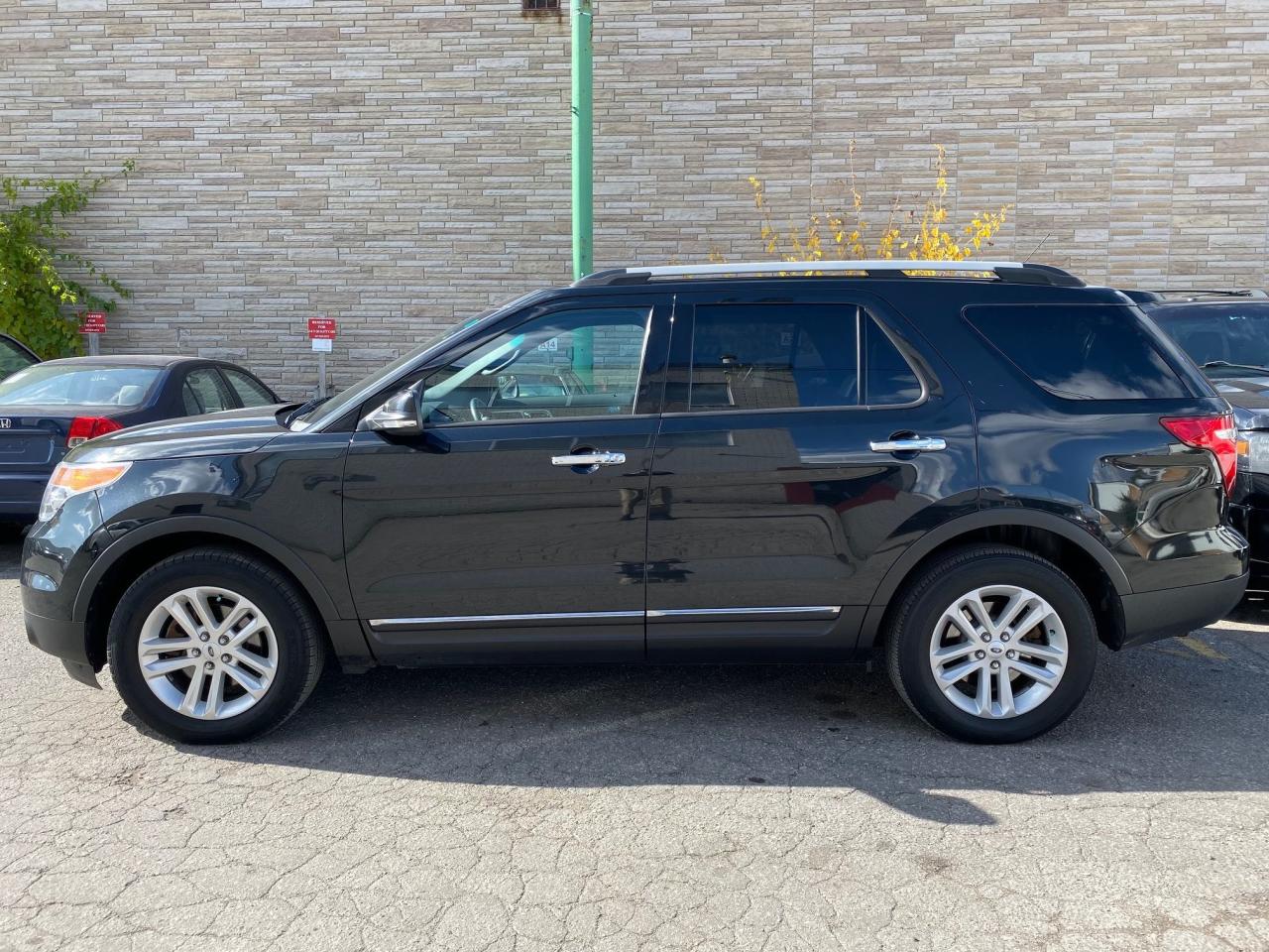 2013 Ford Explorer 7 Psgr, Leather, Navi, AWD - Photo #4