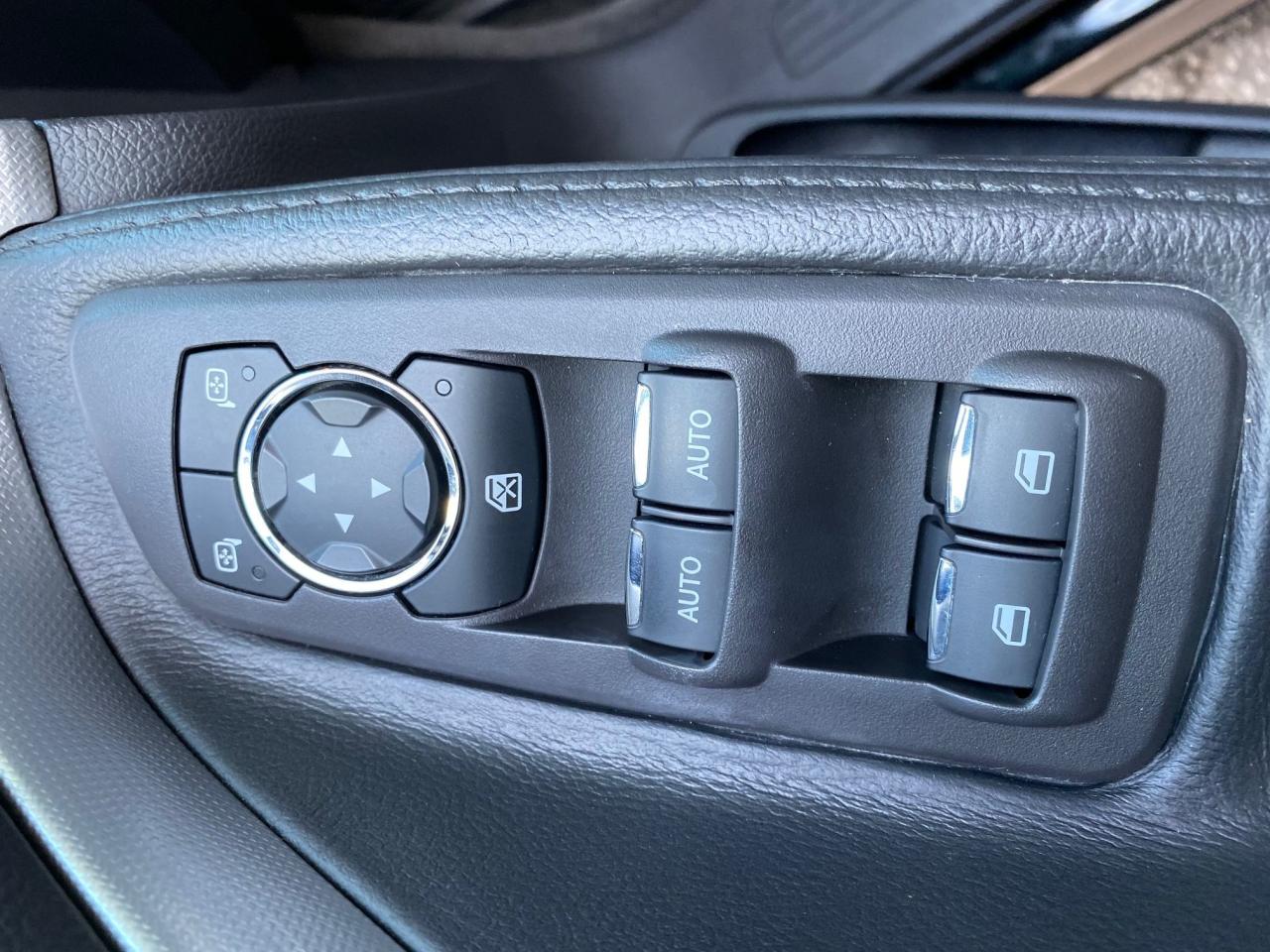 2013 Ford Explorer 7 Psgr, Leather, Navi, AWD - Photo #10