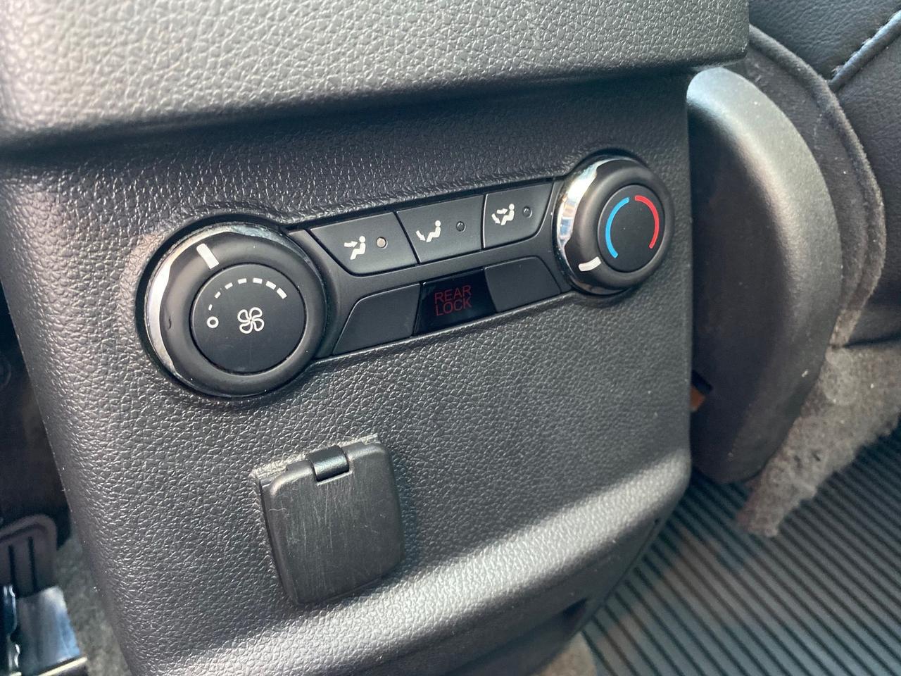 2013 Ford Explorer 7 Psgr, Leather, Navi, AWD Photo