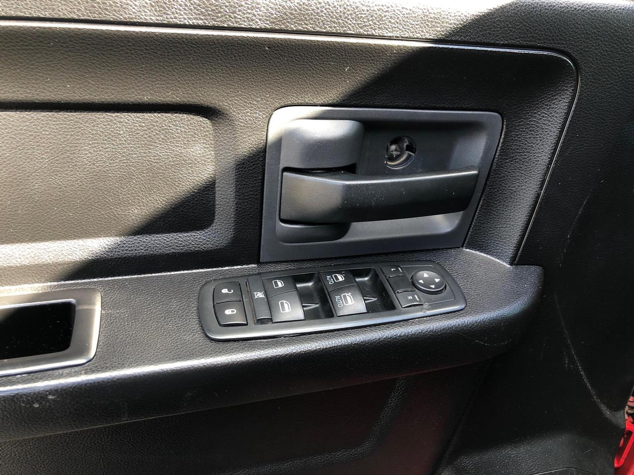2012 RAM 2500 4WD Crew Cab 169" ST Photo