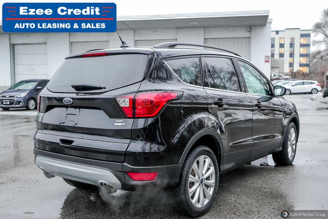 2019 Ford Escape SEL Photo3