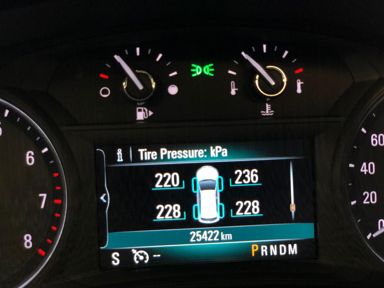 2018 Buick Encore Essence AWD 4G +Apple Play+Leather+Blind Spot+Roof - Photo #57
