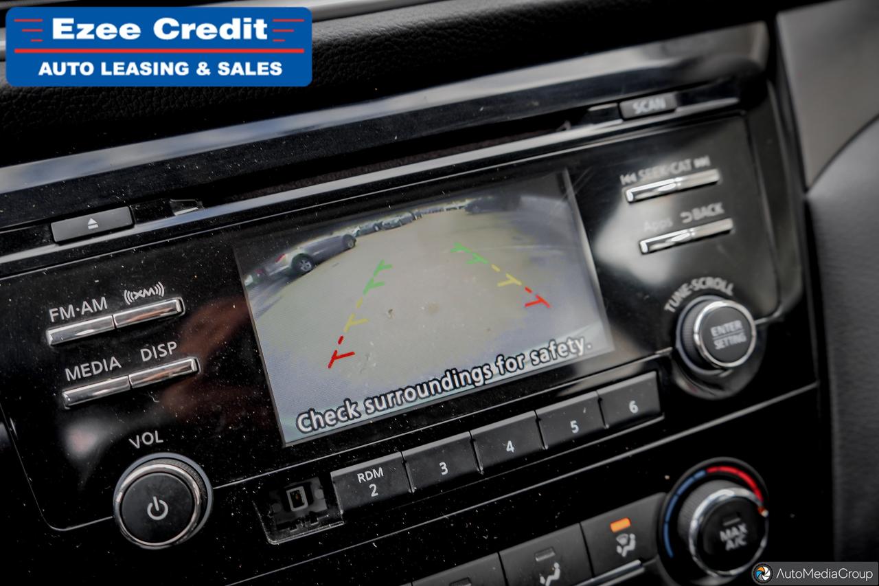 2016 Nissan Rogue SV Photo