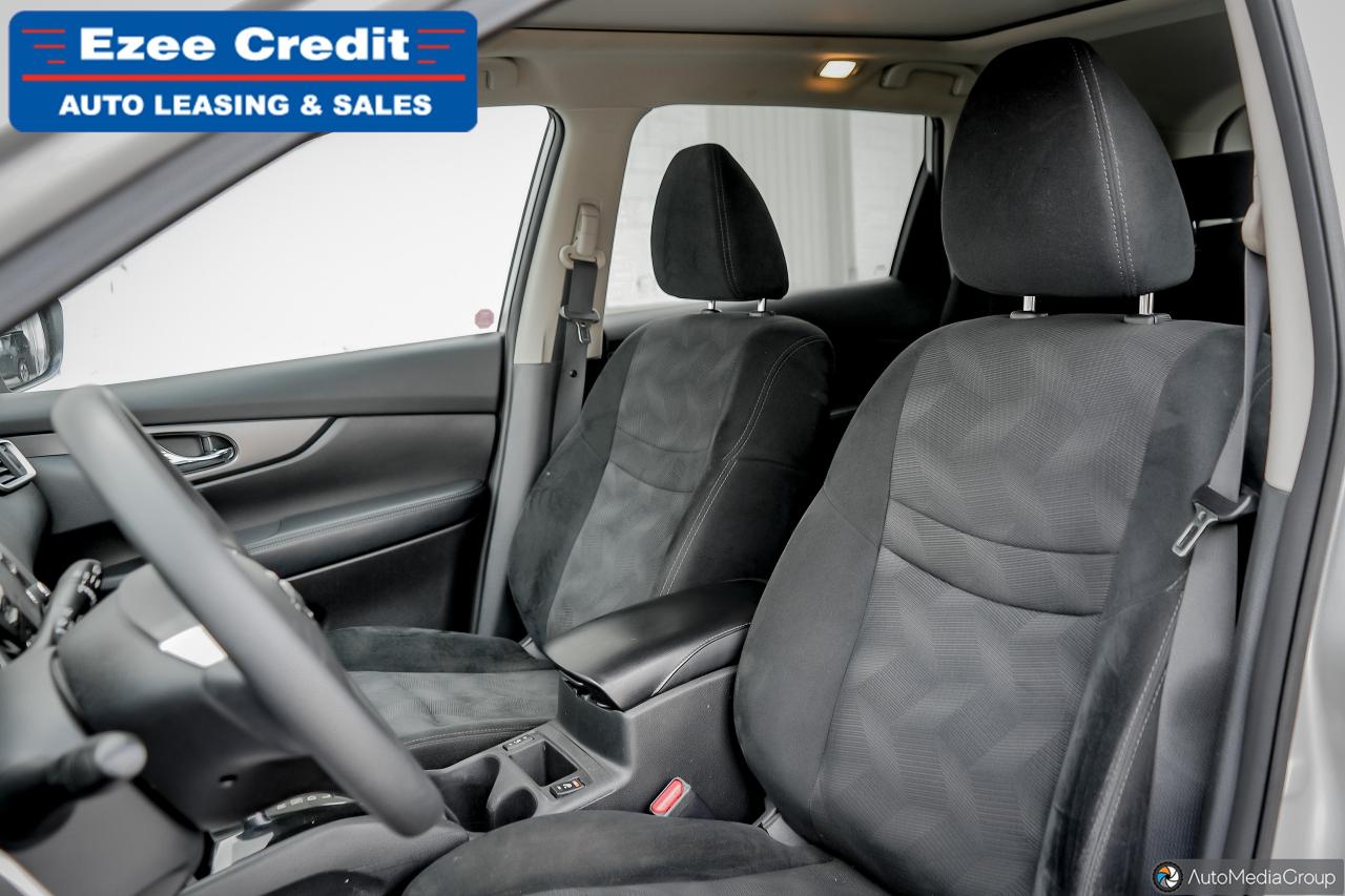 2016 Nissan Rogue SV Photo