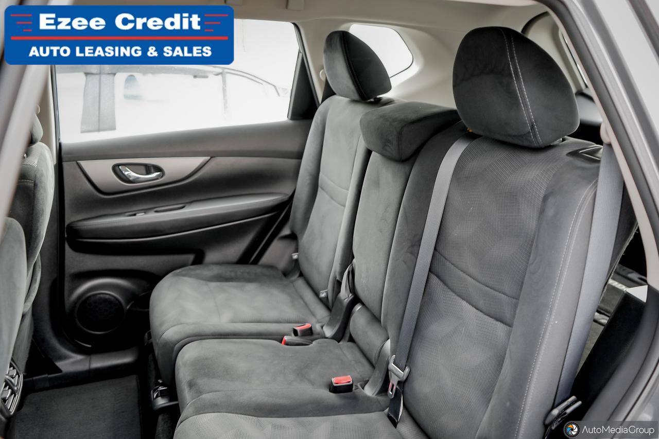 2016 Nissan Rogue SV Photo