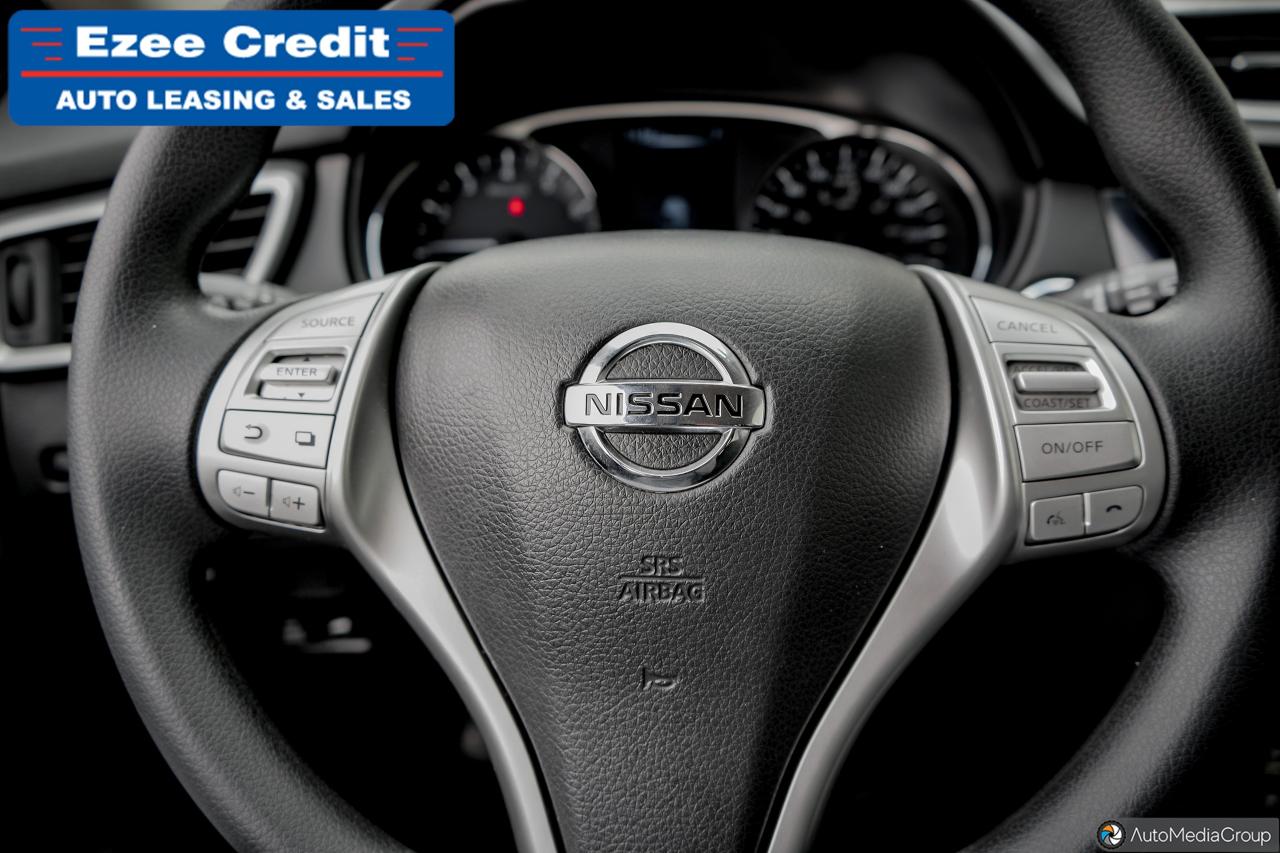 2016 Nissan Rogue SV Photo