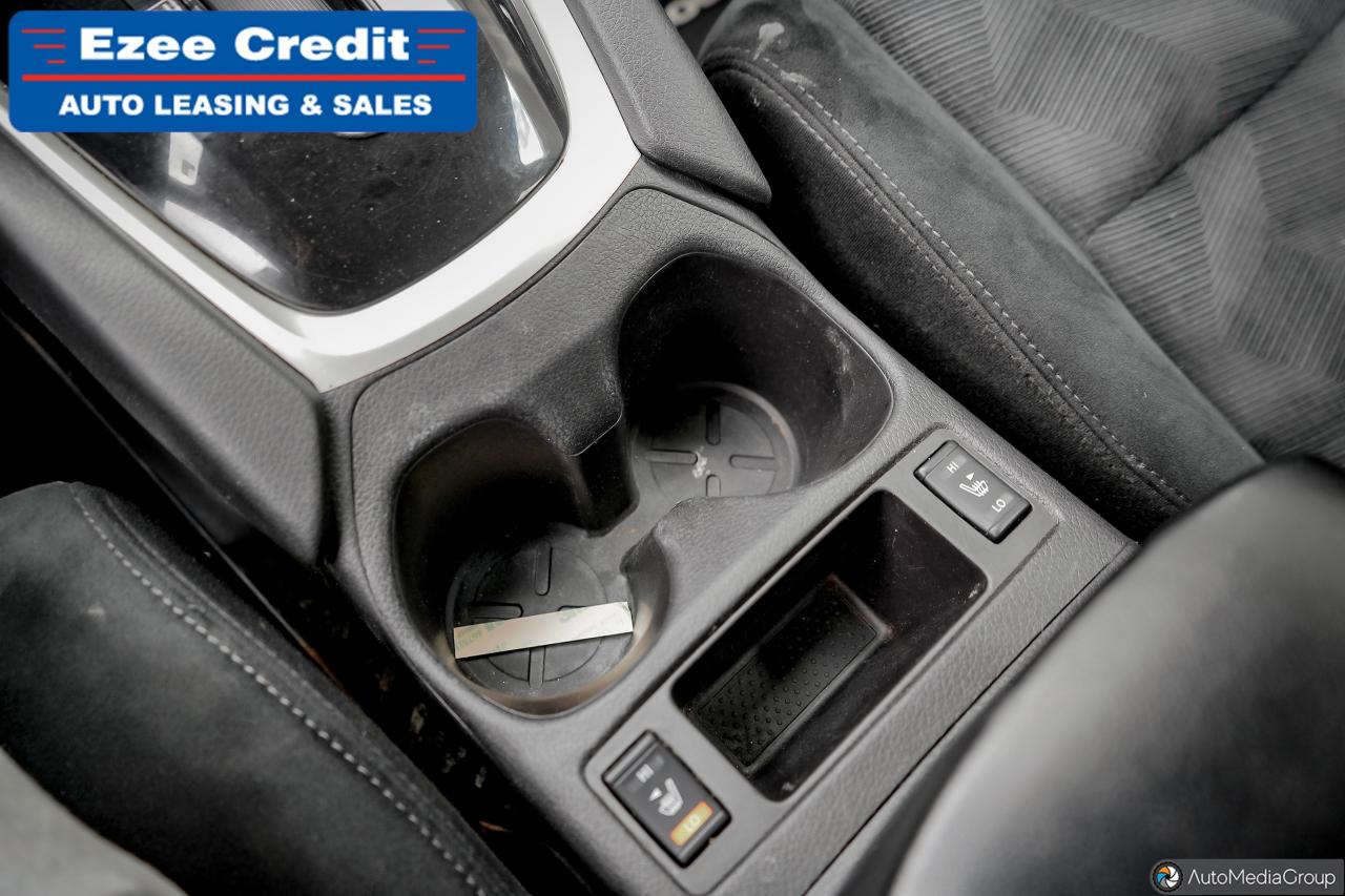 2016 Nissan Rogue SV Photo60