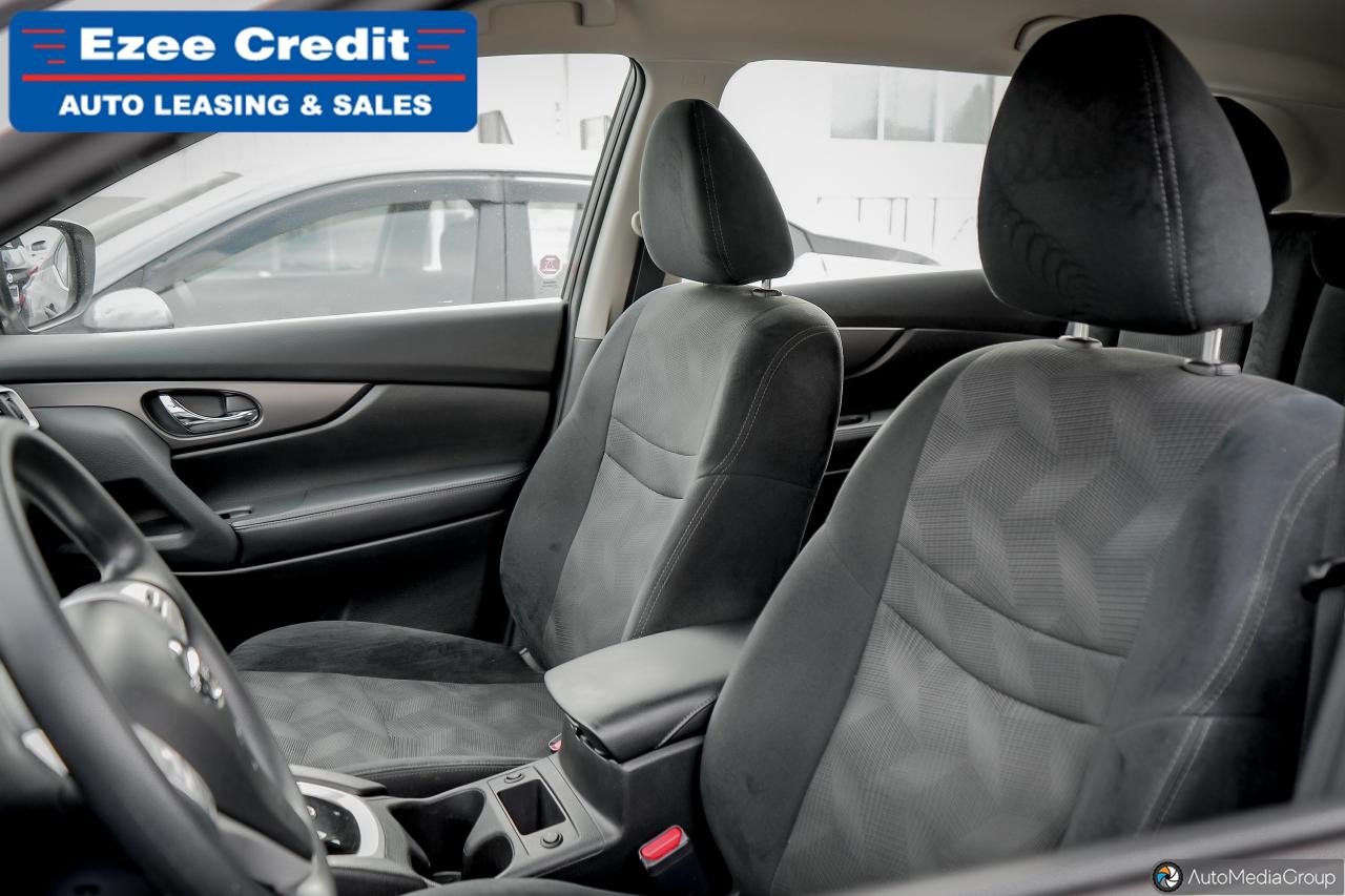 2016 Nissan Rogue SV Photo29