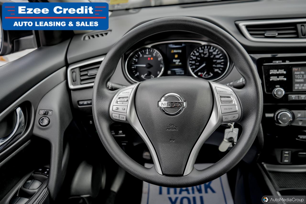 2016 Nissan Rogue SV Photo