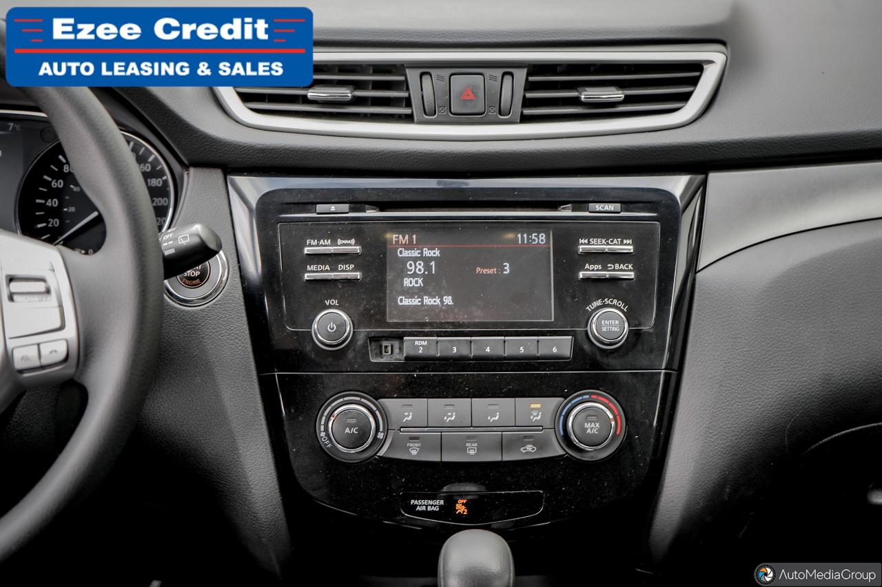 2016 Nissan Rogue SV Photo17