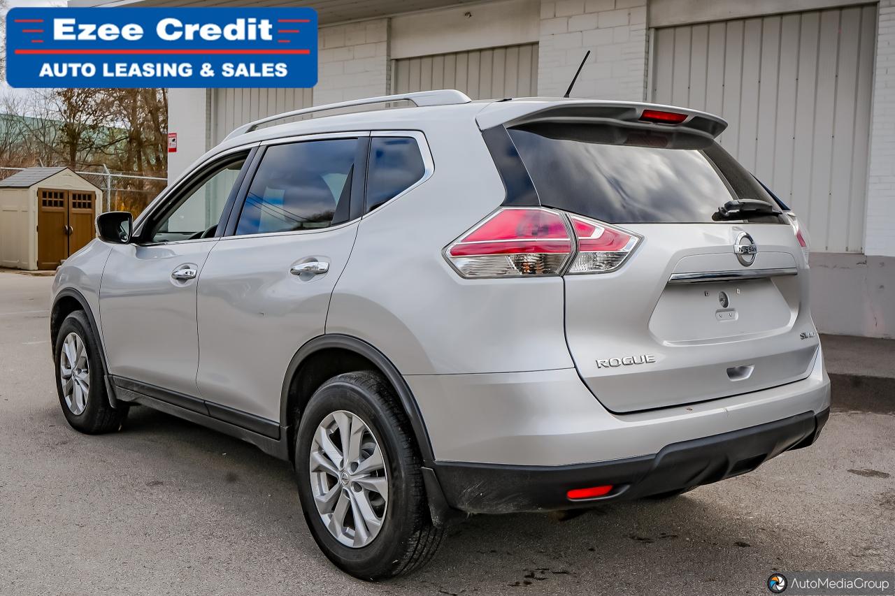 2016 Nissan Rogue SV Photo