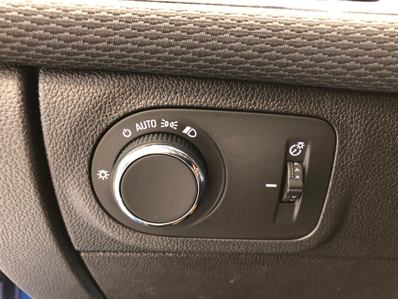 2016 Chevrolet Cruze LT+Apple+Android Play+HTD Seats+Camera+New Brakes - Photo #53