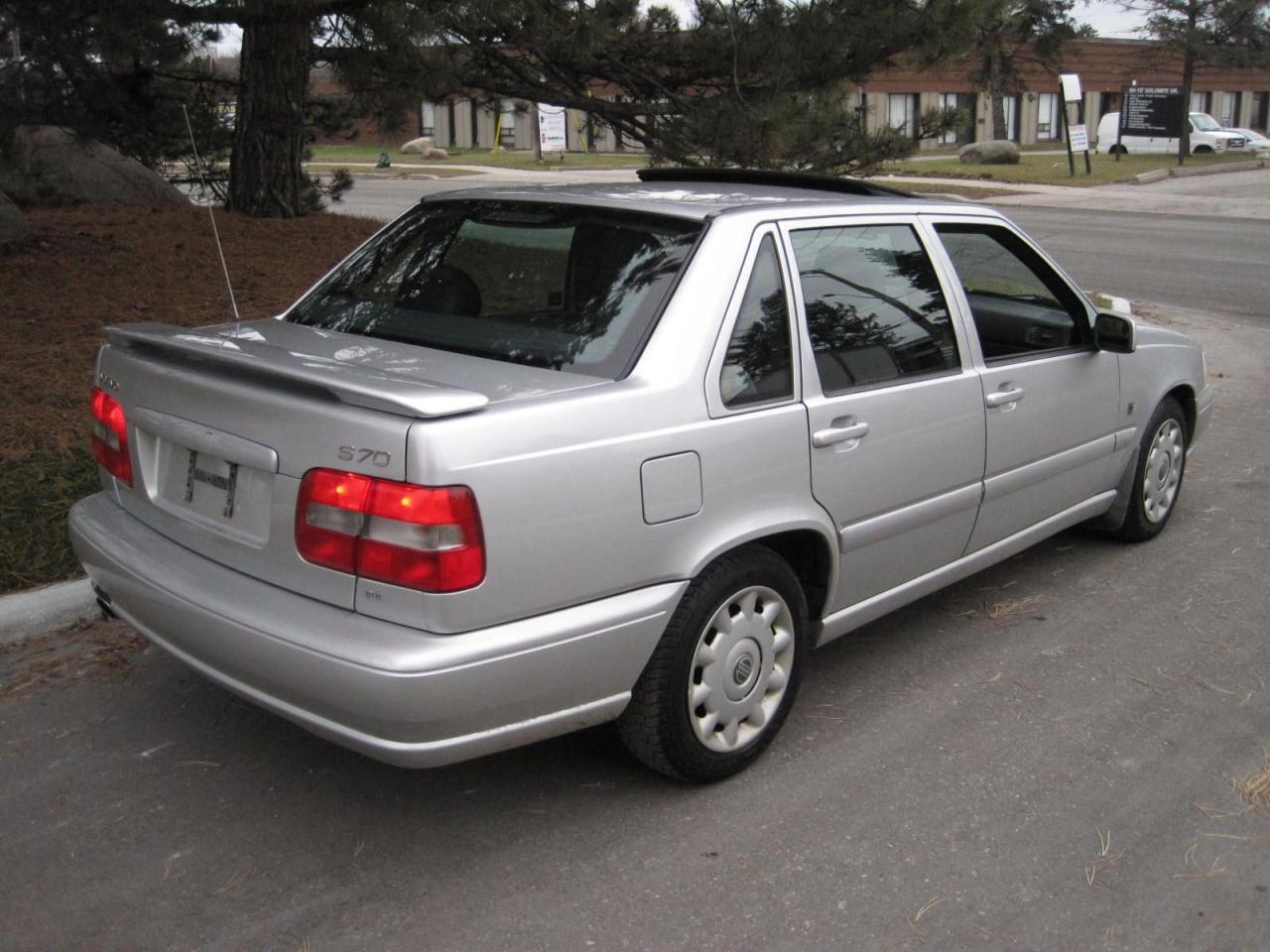2000 Volvo S70 "SE" 1 LOCAL SENIOR OWNER! NO CLAIMS-ORIG. PAINT!! - Photo #3