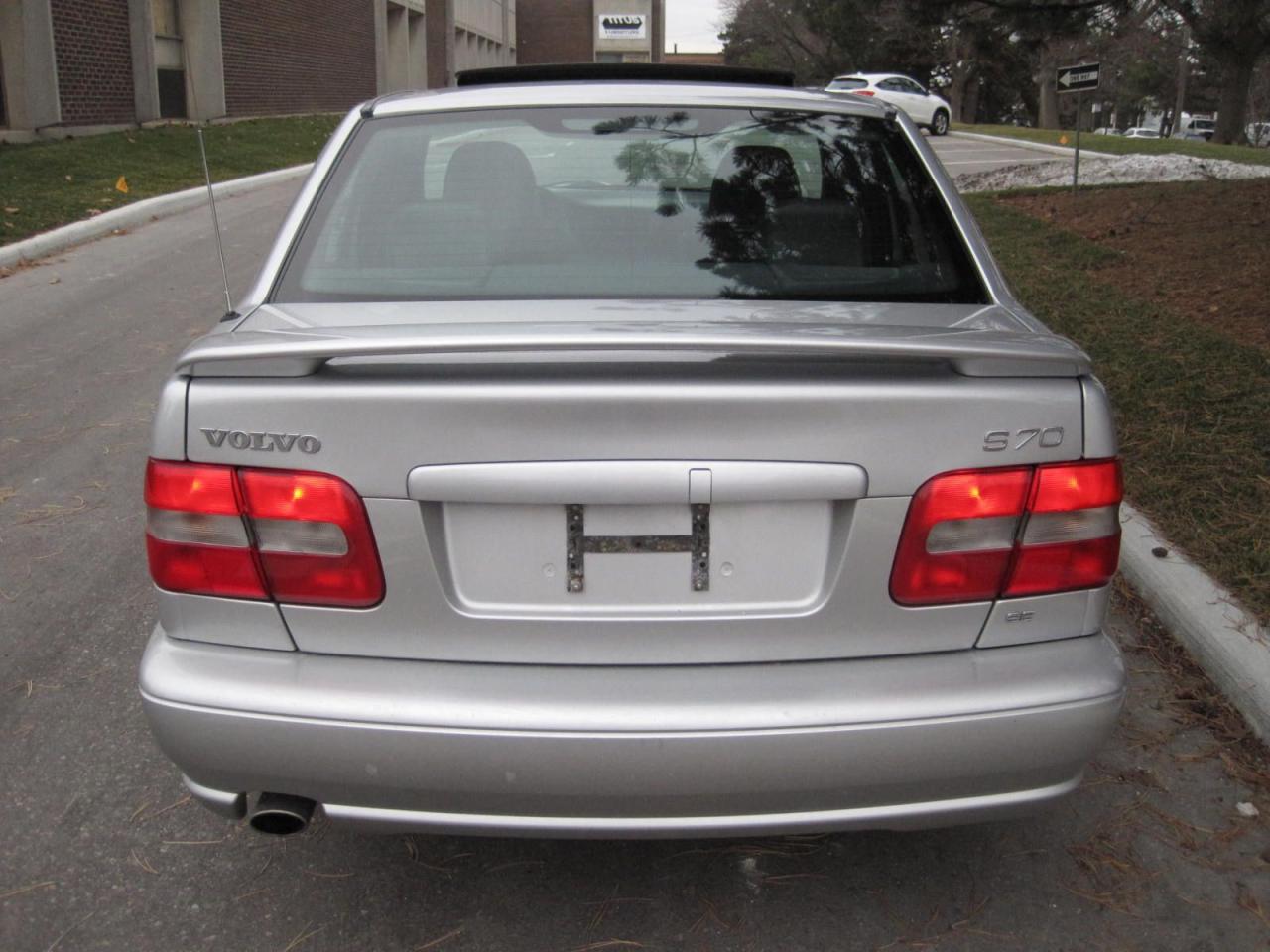2000 Volvo S70 "SE" 1 LOCAL SENIOR OWNER! NO CLAIMS-ORIG. PAINT!! - Photo #7