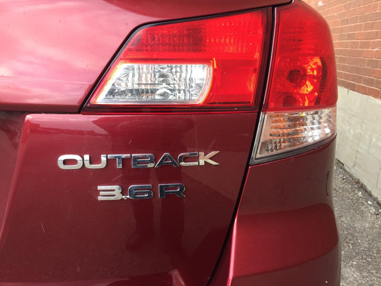 2012 Subaru Outback 3.6R Limited - ONLY 129K KMS. & $10,650!! - Photo #13
