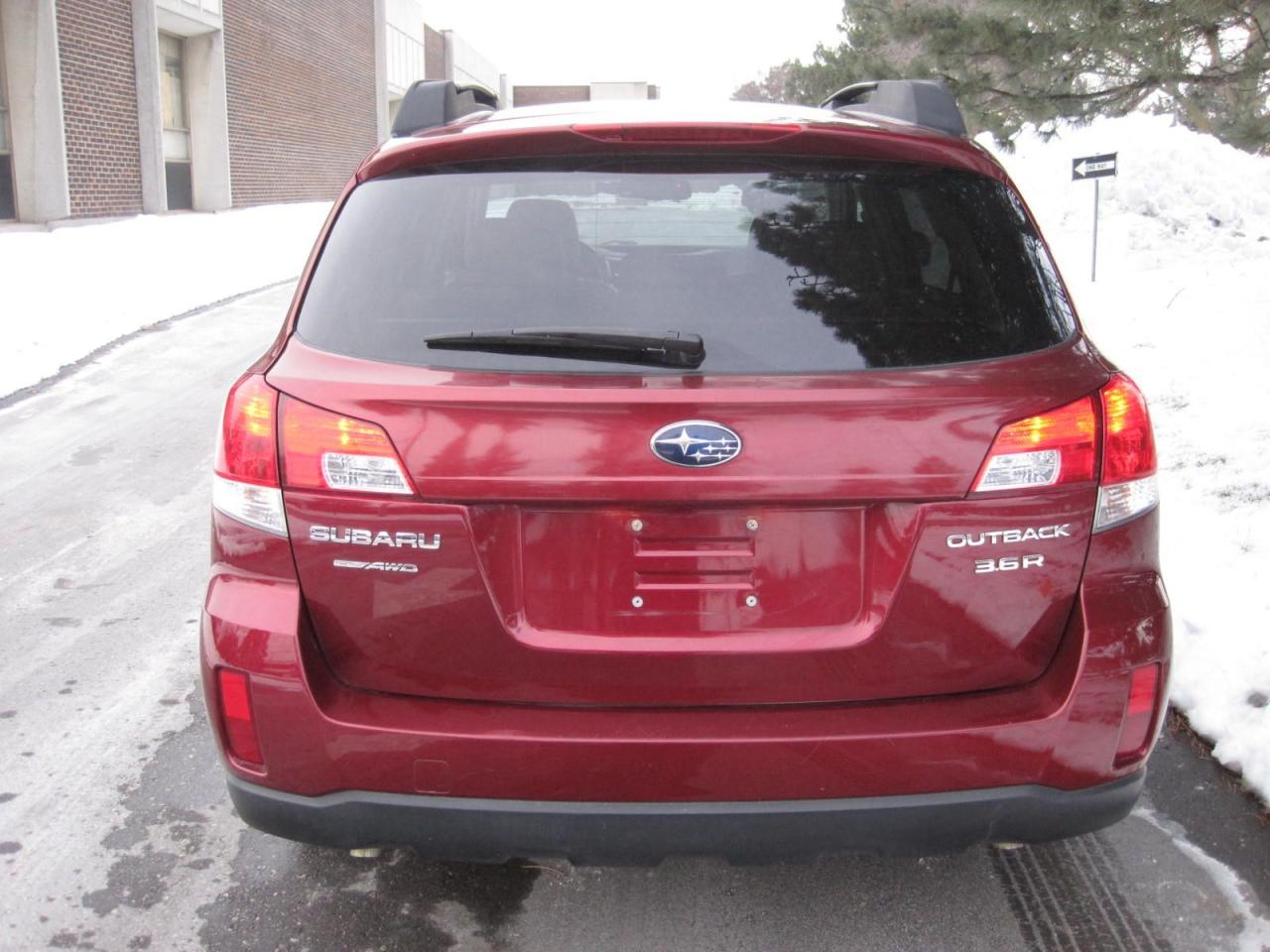 2012 Subaru Outback 3.6R Limited - ONLY 129K KMS. & $10,650!! - Photo #10