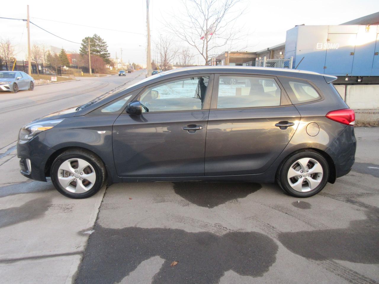 2014 Kia Rondo LX Photo