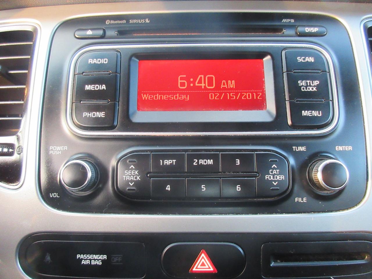 2014 Kia Rondo LX Photo