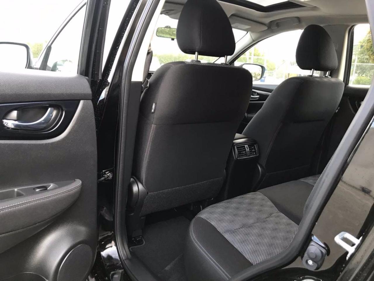 2017 Nissan Qashqai SV - Photo #12