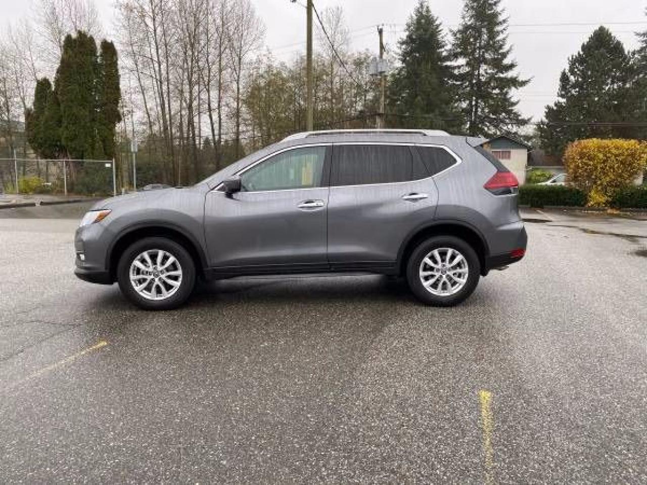 2018 Nissan Rogue SV - Photo #5