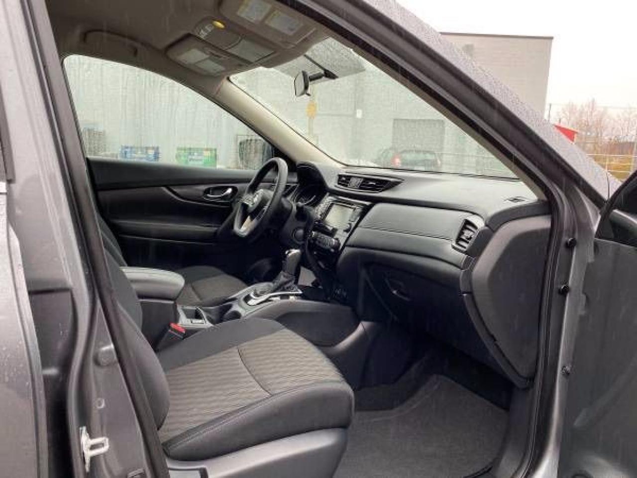2018 Nissan Rogue SV - Photo #10
