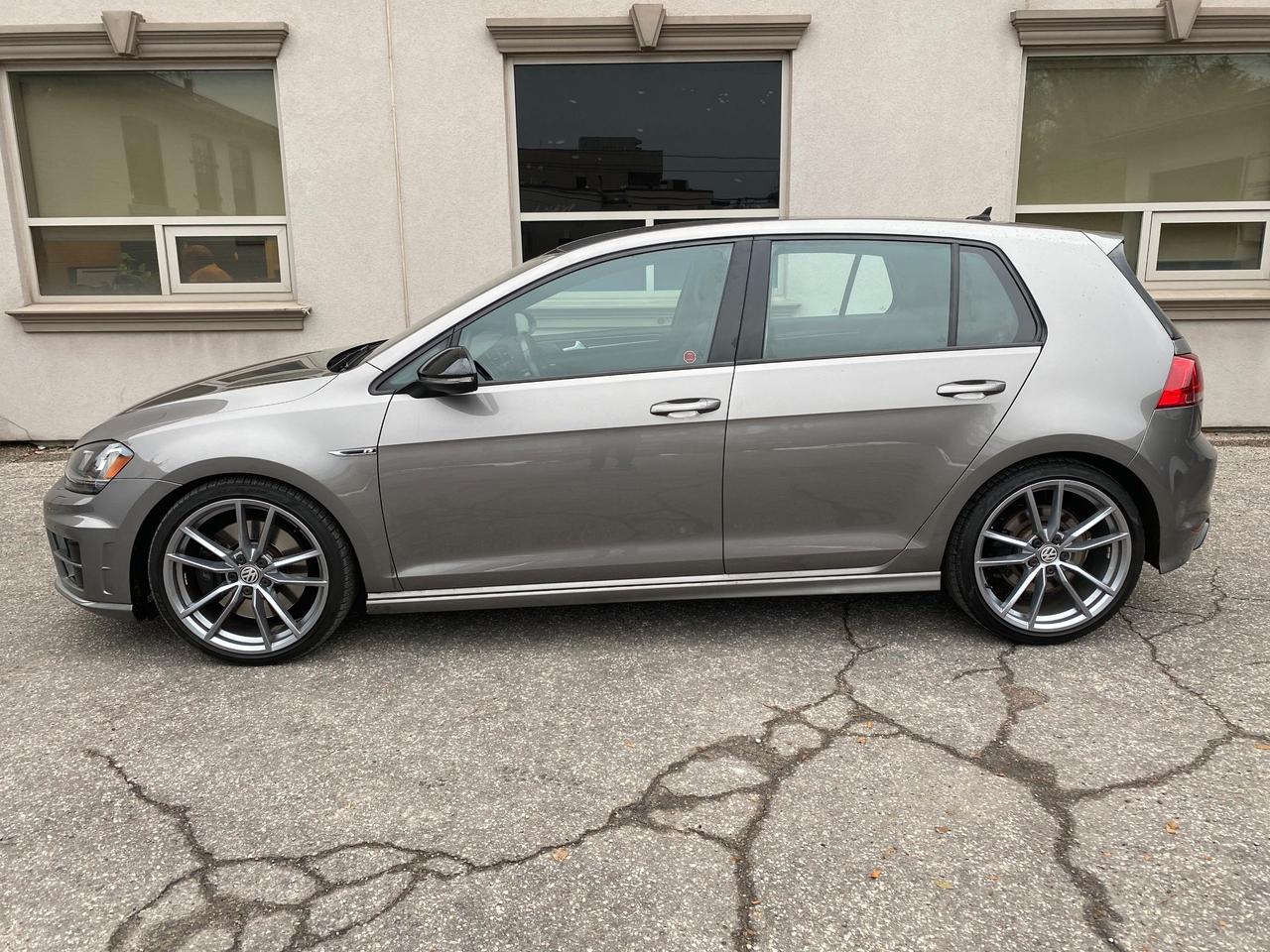 2017 Volkswagen Golf "R", 292HP! AWD. No Accidents! - Photo #4