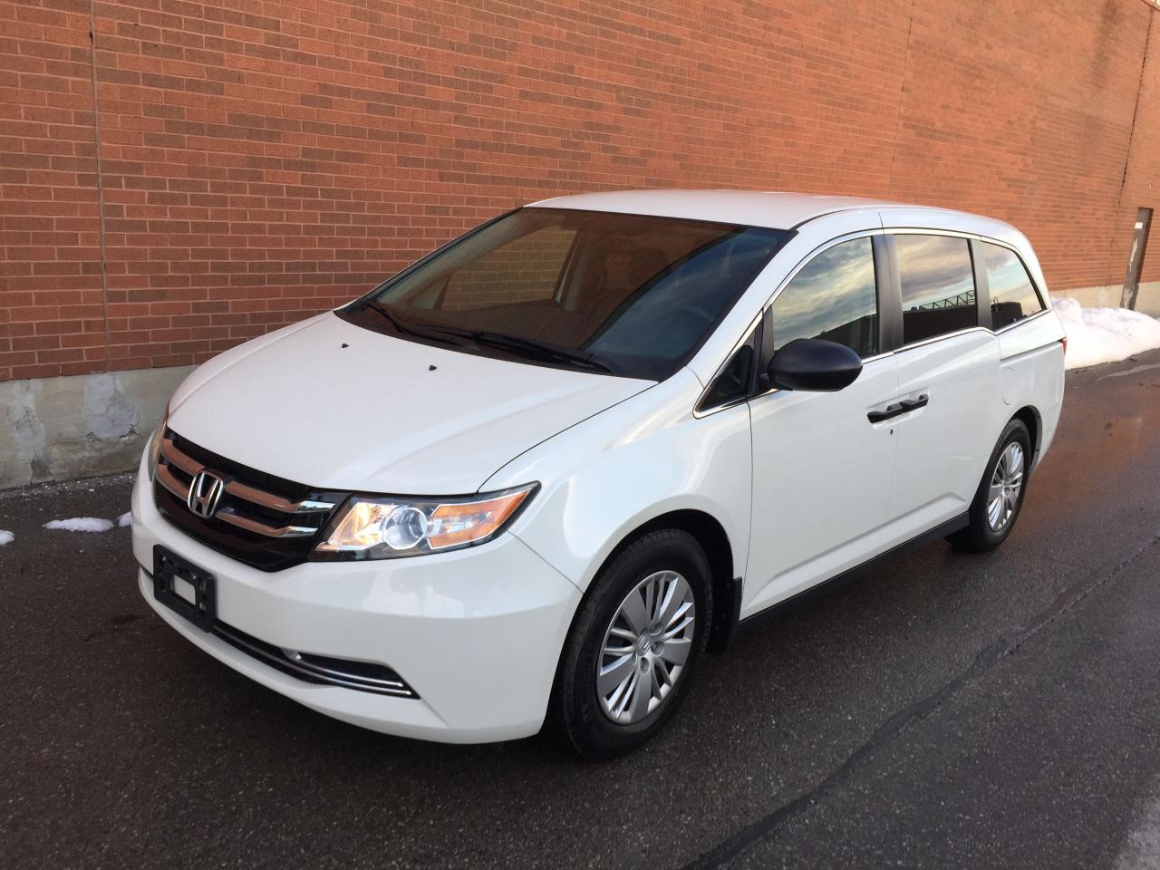 2016 Honda Odyssey LX-YES,...ONLY 35,135KMS!! 1 LOCAL OWNER! Photo3
