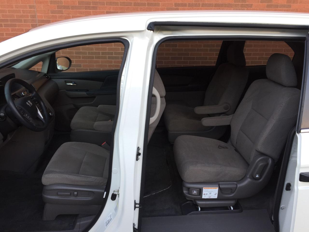 2016 Honda Odyssey LX-YES,...ONLY 35,135KMS!! 1 LOCAL OWNER! - Photo #11