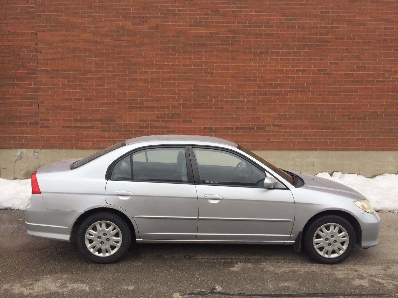 2004 Honda Civic LX- only 160K KMS! 1 LOCAL OWNER! - Photo #2