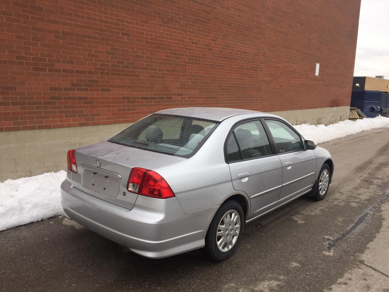 2004 Honda Civic LX- only 160K KMS! 1 LOCAL OWNER! - Photo #3