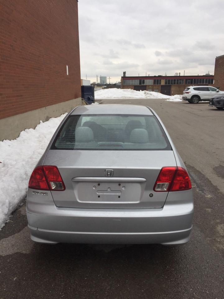 2004 Honda Civic LX- only 160K KMS! 1 LOCAL OWNER! - Photo #8