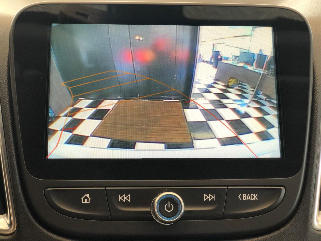2018 Chevrolet Malibu LT+Apple Play+Camera+Bluetooth+A/C+Push Start - Photo #11