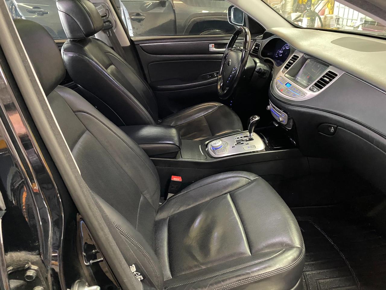 2013 Hyundai Genesis R-Spec • No Accidents! Photo