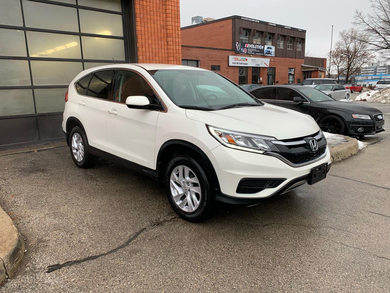 2015 Honda CR-V SE Photo1