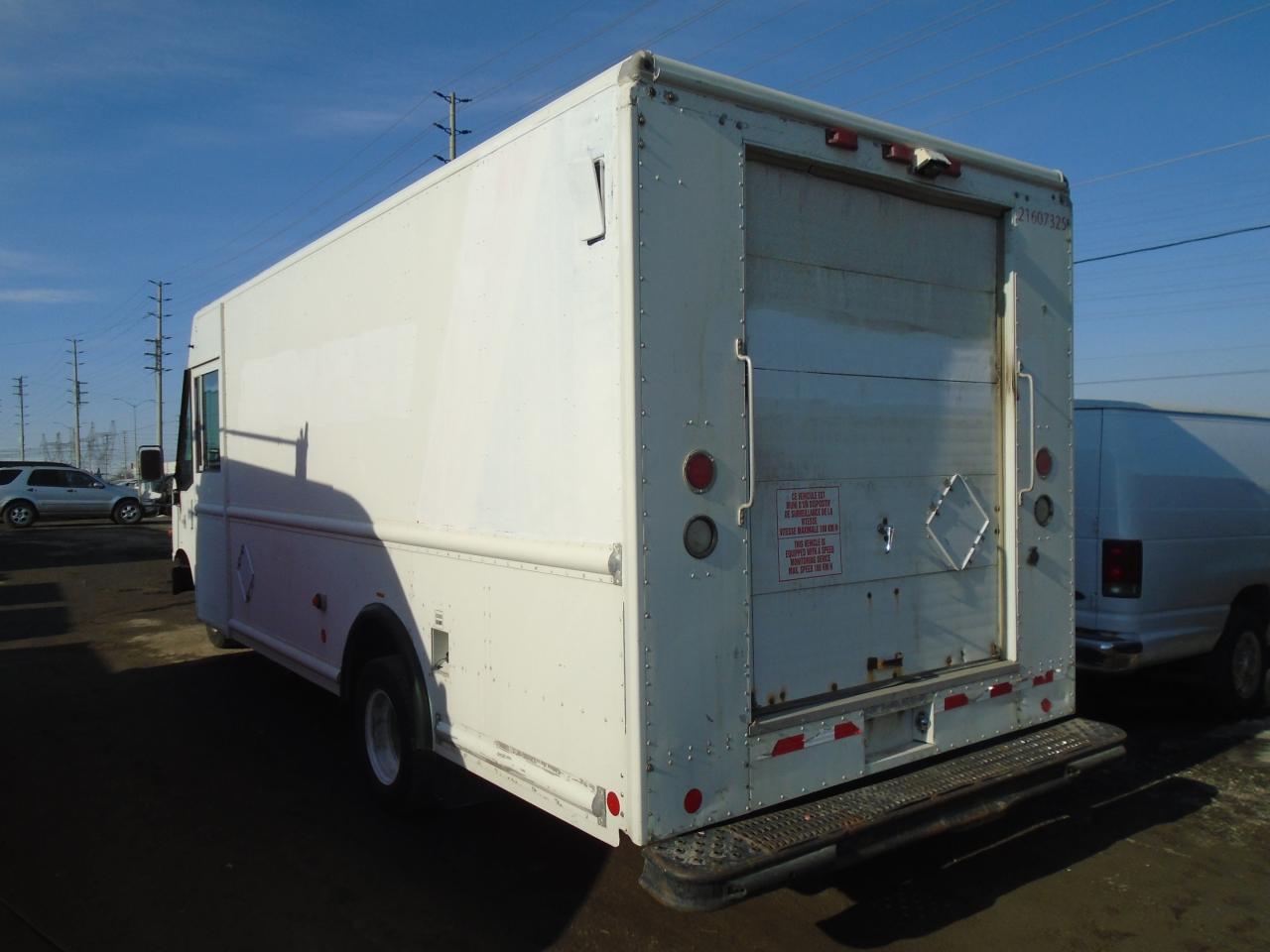 2007 Ford Econoline 16 FOOT, 176  DRW Photo4