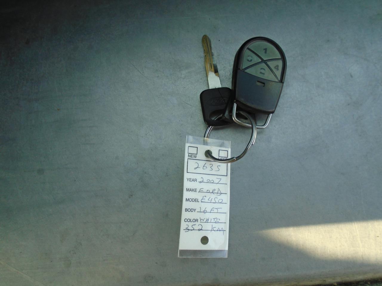 2007 Ford Econoline 16 FOOT, 176  DRW Photo