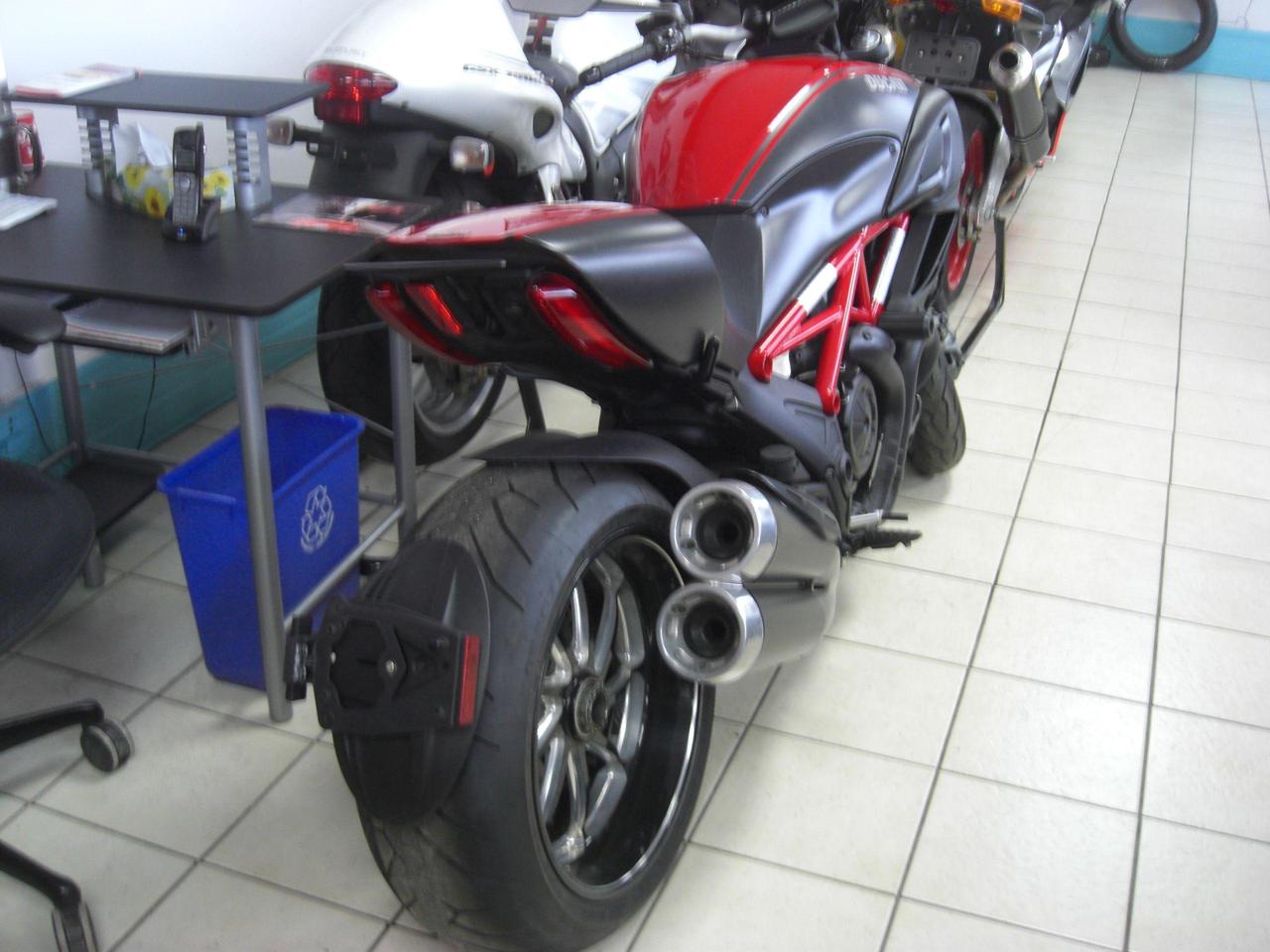 2011 Ducati Diavel  Carbon Edition Photo