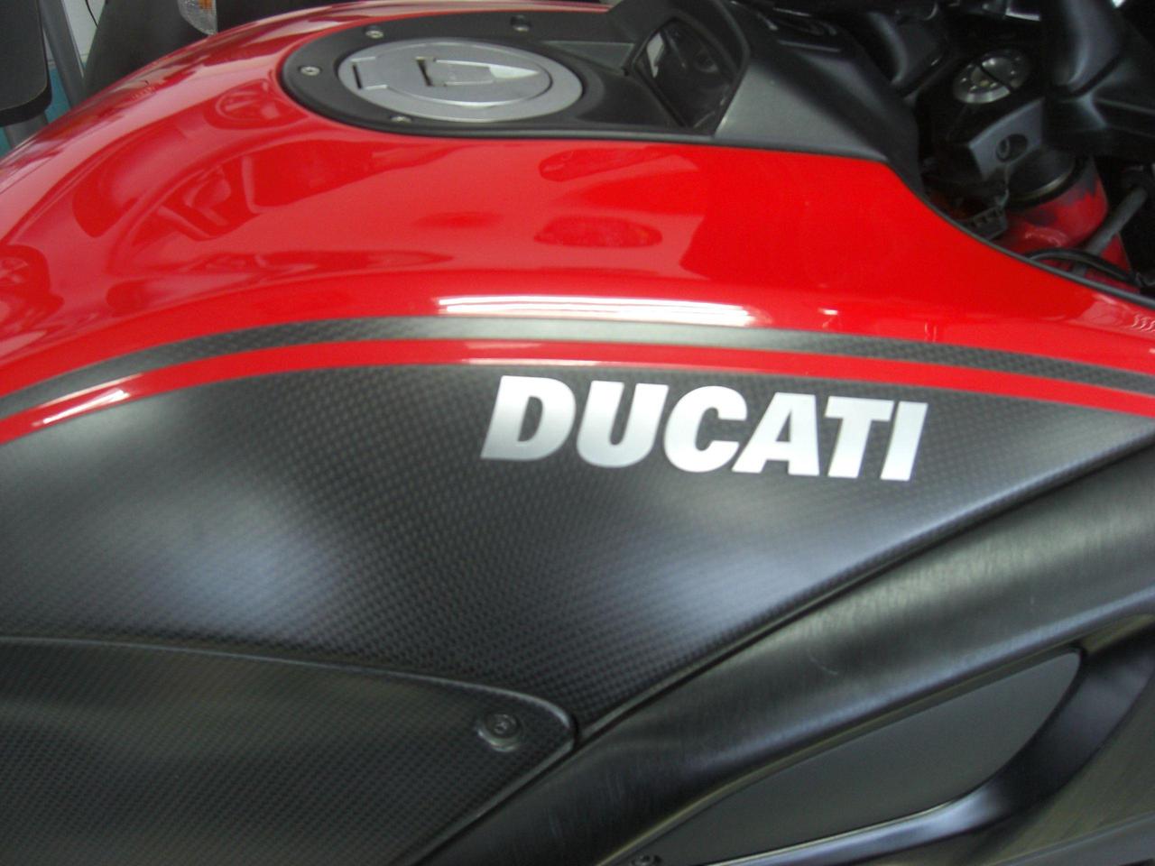 2011 Ducati Diavel  Carbon Edition Photo