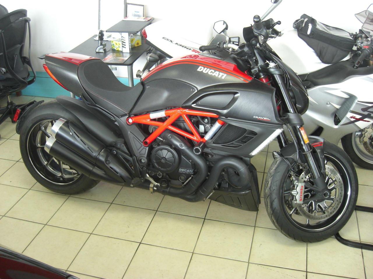 2011 Ducati Diavel  Carbon Edition Photo