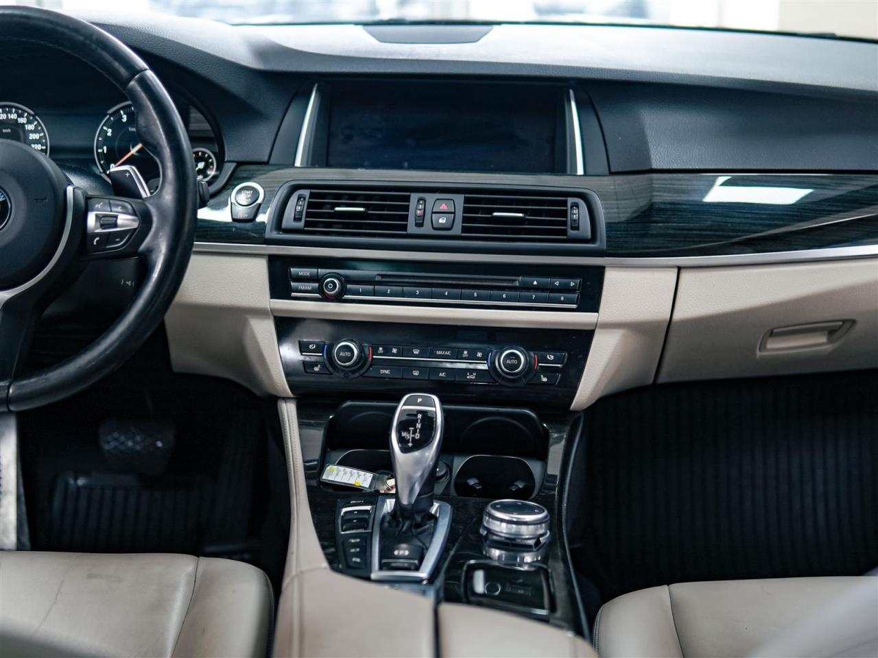 2016 BMW 528 xi X DRIVE | M-SPORT | NAV | HK SOUND | SUNROOF Photo