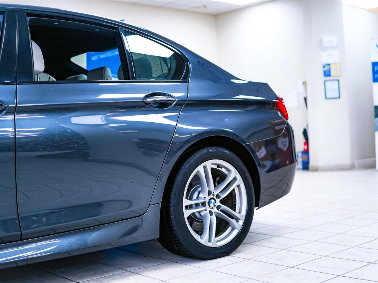 2016 BMW 528 xi X DRIVE | M-SPORT | NAV | HK SOUND | SUNROOF Photo