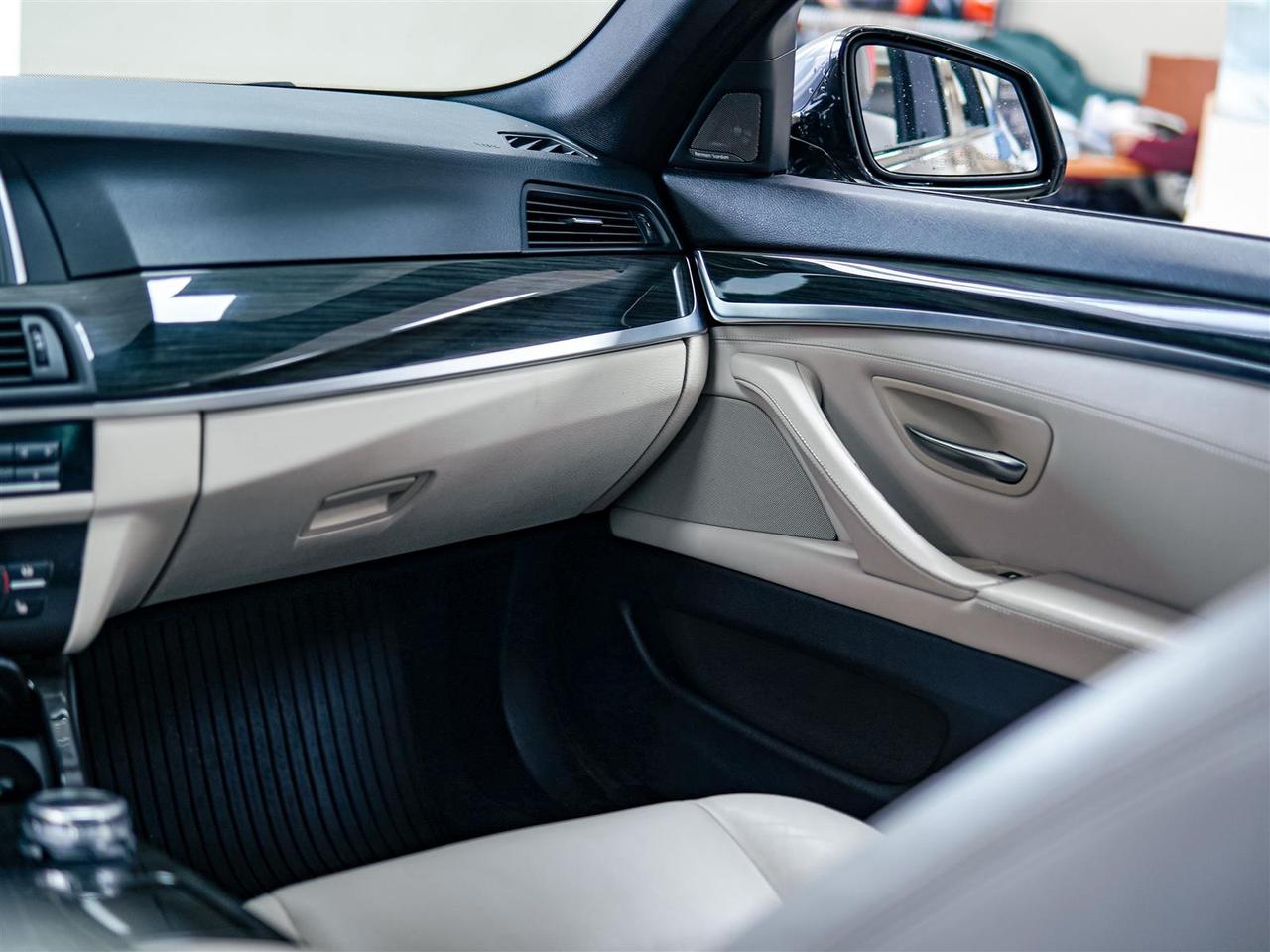 2016 BMW 528 xi X DRIVE | M-SPORT | NAV | HK SOUND | SUNROOF Photo