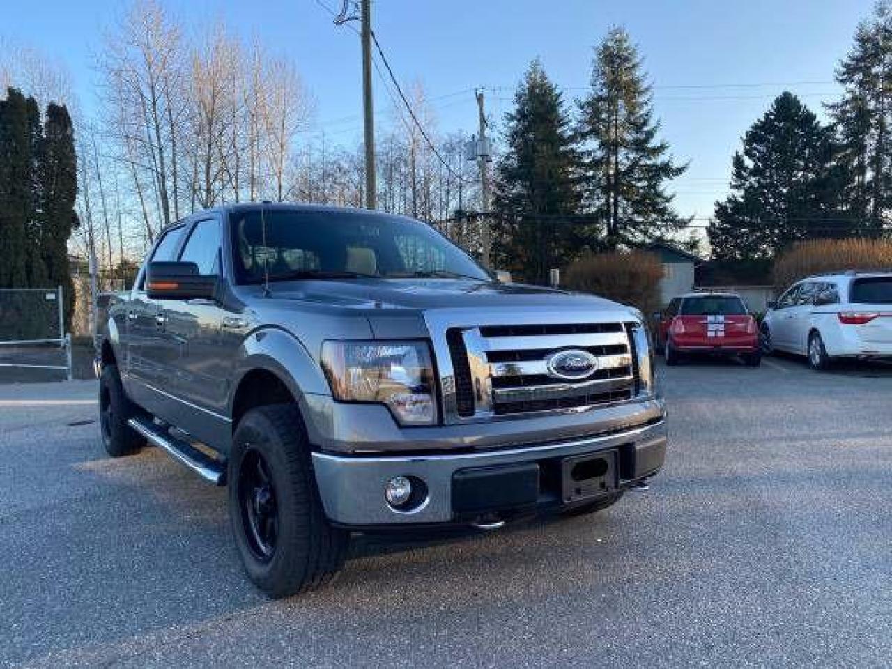 2014 Ford F-150 XLT - Photo #2